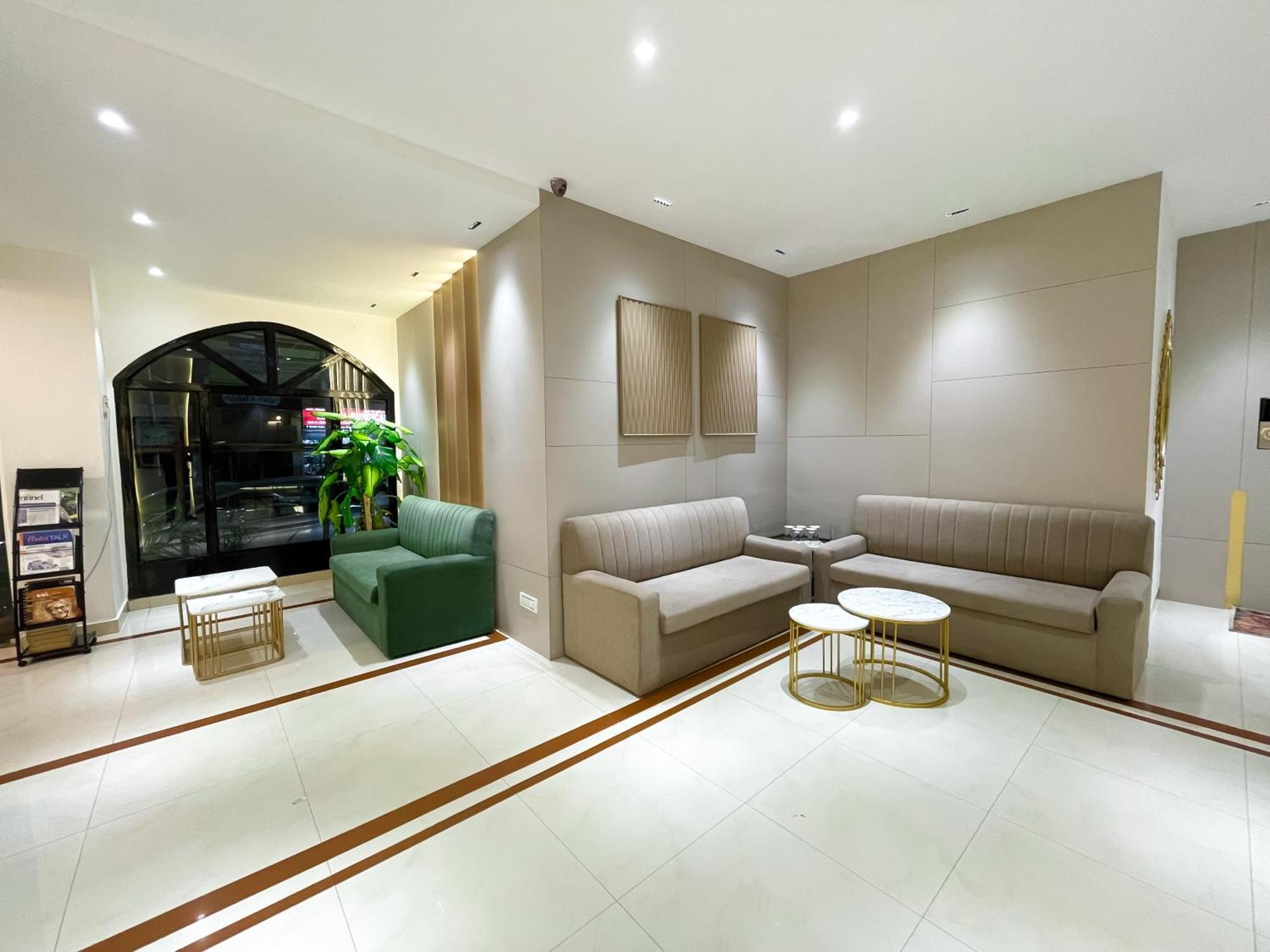 Hotel Prag Continental グワーハーティー エクステリア 写真