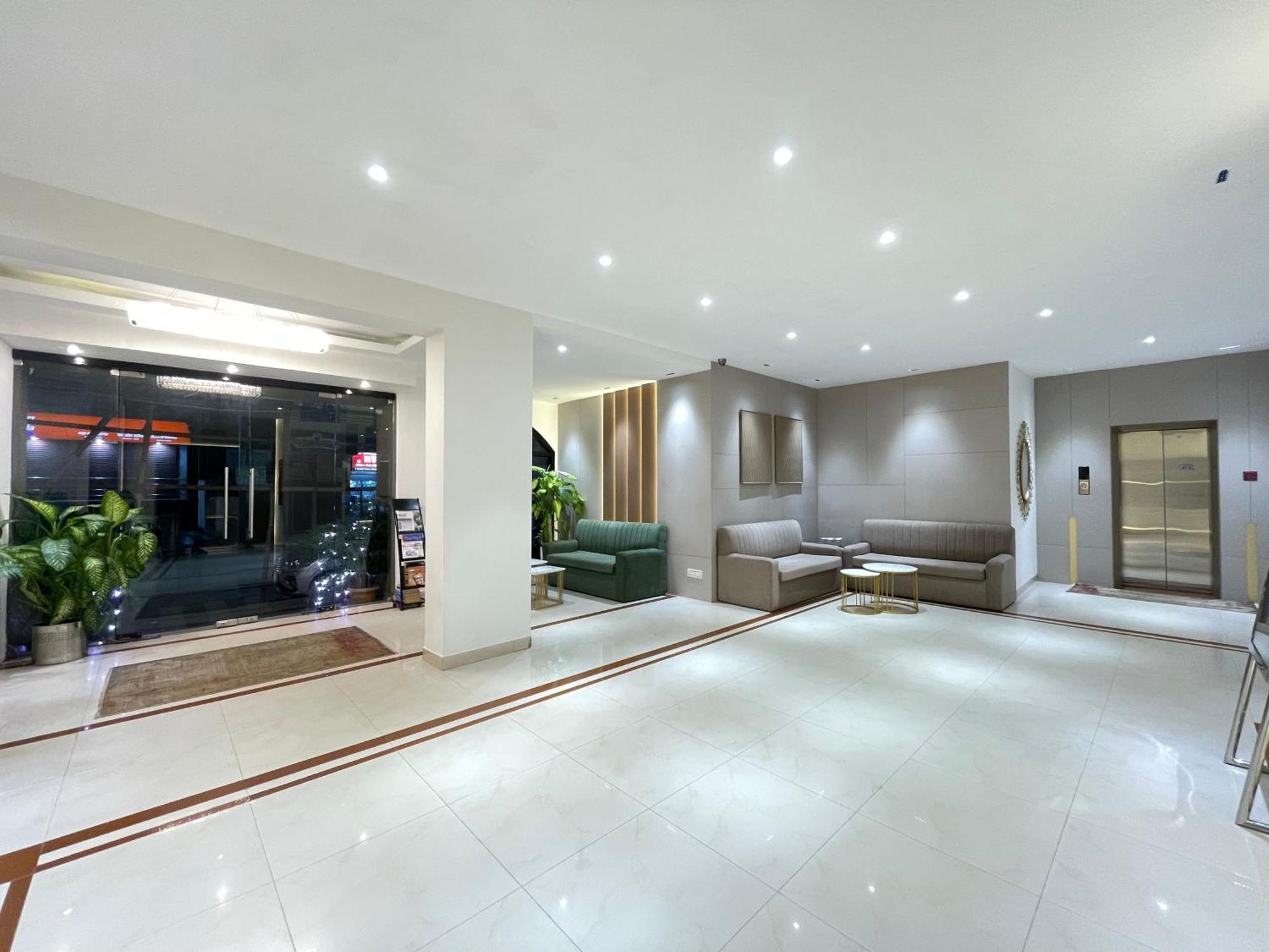 Hotel Prag Continental グワーハーティー エクステリア 写真