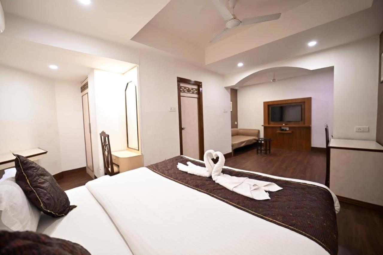 Hotel Prag Continental グワーハーティー エクステリア 写真