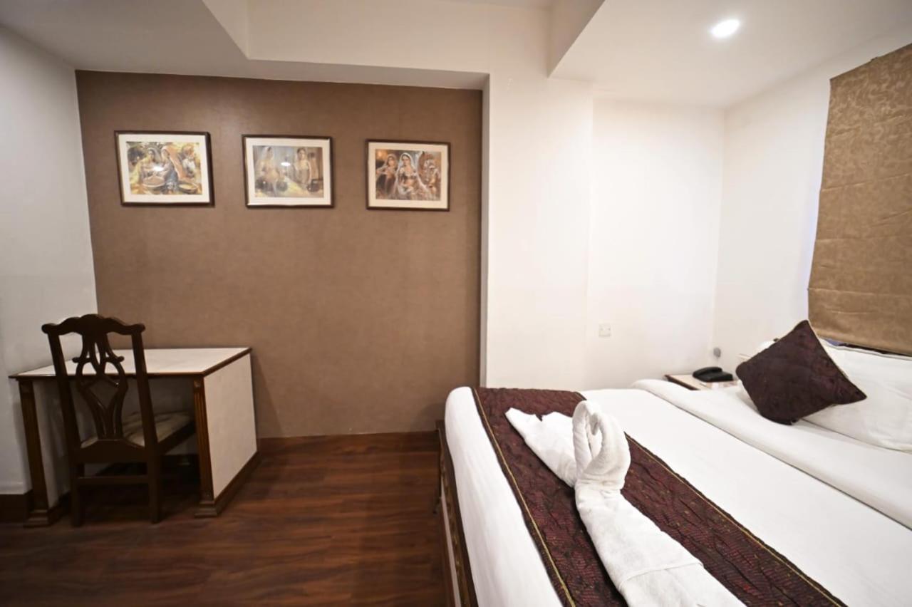 Hotel Prag Continental グワーハーティー エクステリア 写真