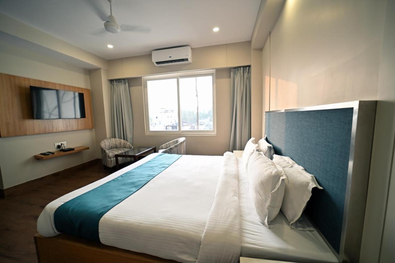 Hotel Prag Continental グワーハーティー エクステリア 写真