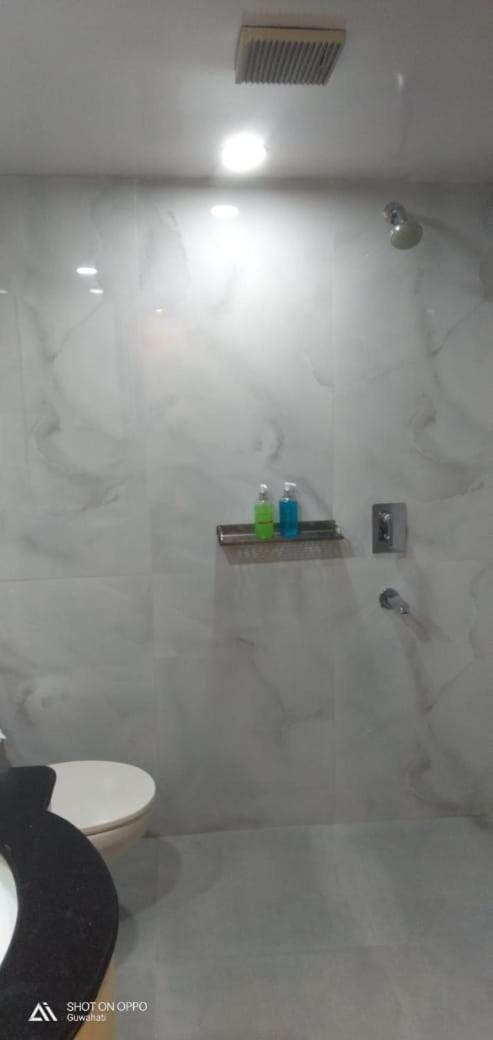 Hotel Prag Continental グワーハーティー エクステリア 写真