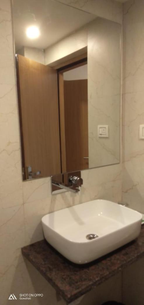 Hotel Prag Continental グワーハーティー エクステリア 写真